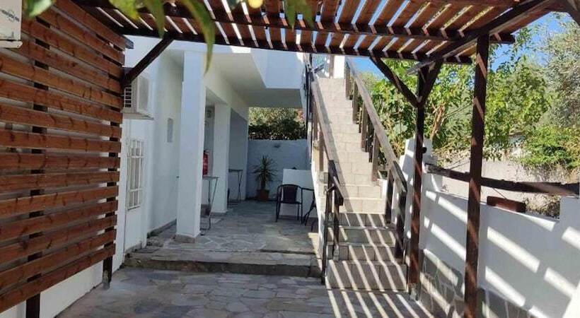 پانسیون Skiathos Holiday Resort