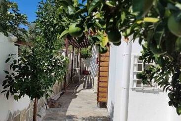 پانسیون Skiathos Holiday Resort