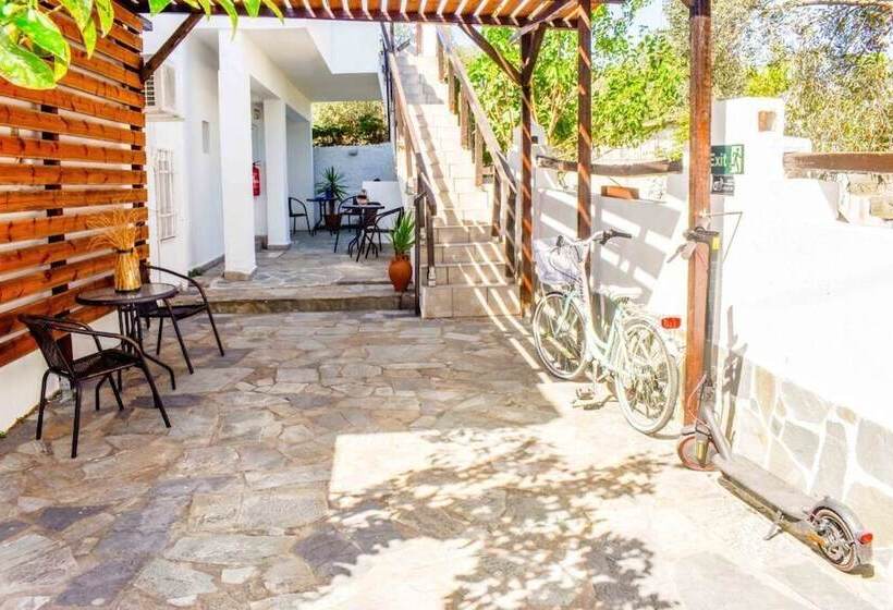 پانسیون Skiathos Holiday Resort