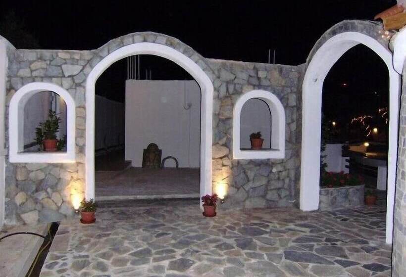 پانسیون Skiathos Holiday Resort