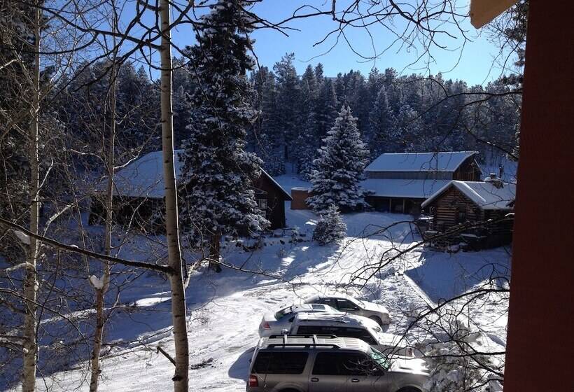 مبيت وإفطار Meadow Creek Mountain Lodge And Event Center