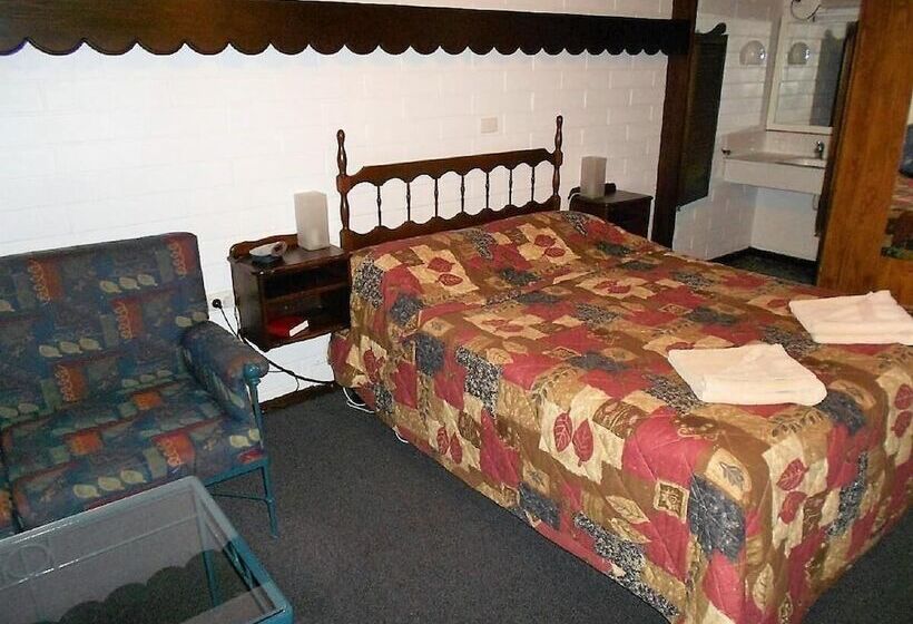 Bordertown Motel
