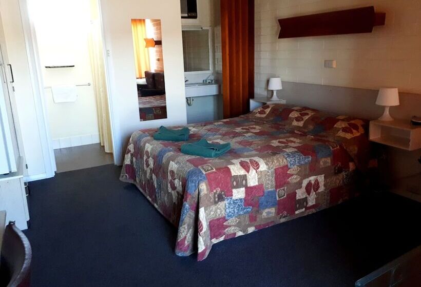 Bordertown Motel