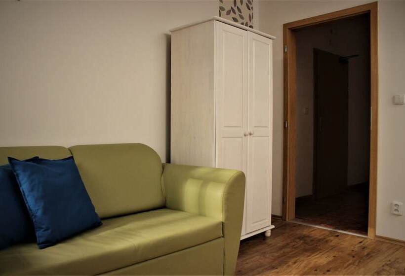 فندق Penzion A Restaurace U řeky