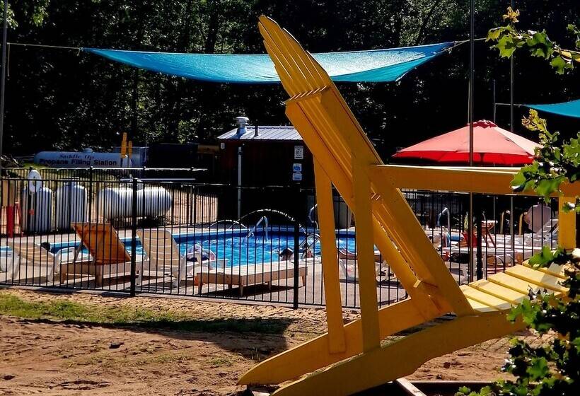 فندق Pere Marquette River Koa Campground