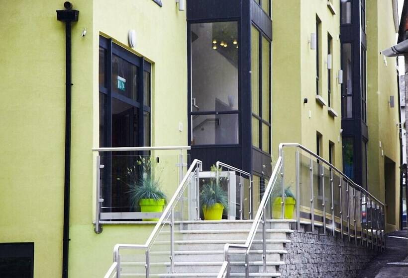 بنسيون Clody Lodge