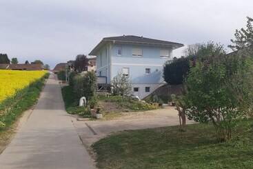 پانسیون Maison D Hôtes Bleu Cudrefin