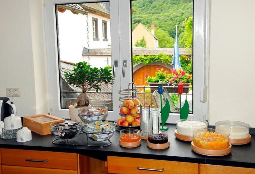 ペンション Wein & Gästehaus M. Bai