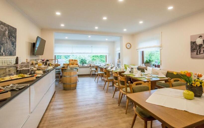 ペンション Weingut Erich Serwazi