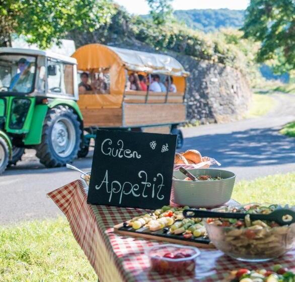 ペンション Weingut Erich Serwazi