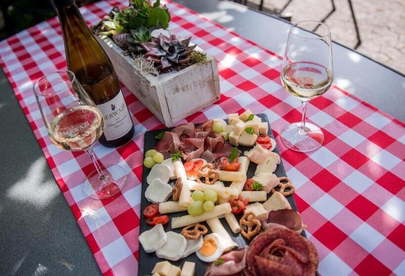 ペンション Weingut Erich Serwazi