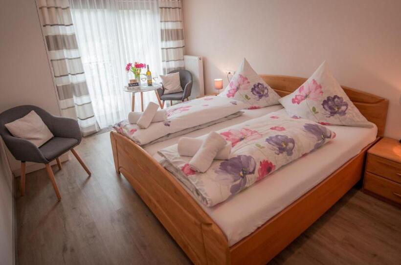 ペンション Weingut Erich Serwazi