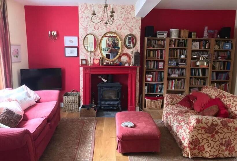 The Old Manse B&b