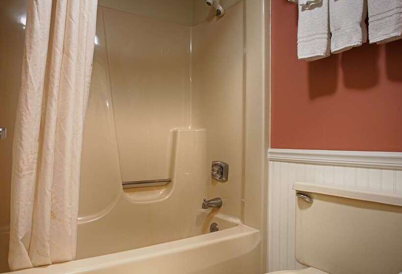 هتل Best Western Plus Concord Inn