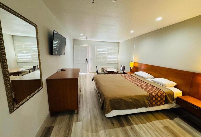 Отель Morgan Hill Inn