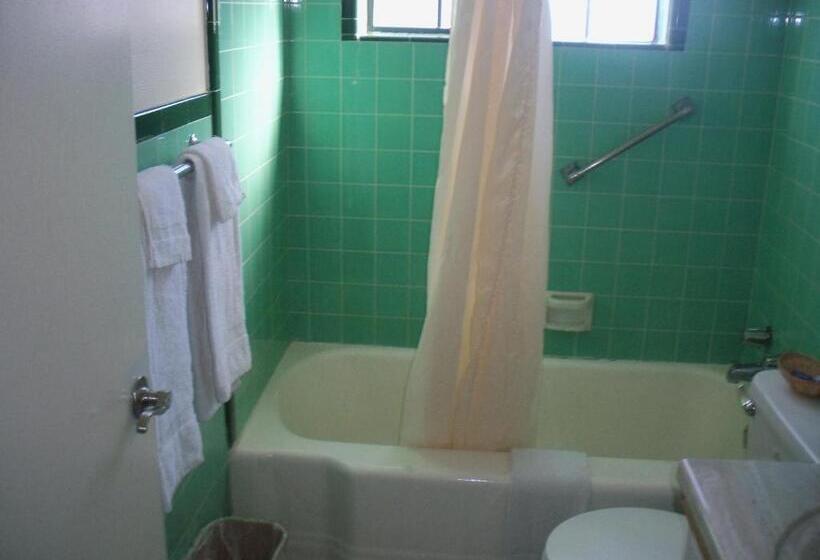 Отель Deluxe Inn Of Roswell