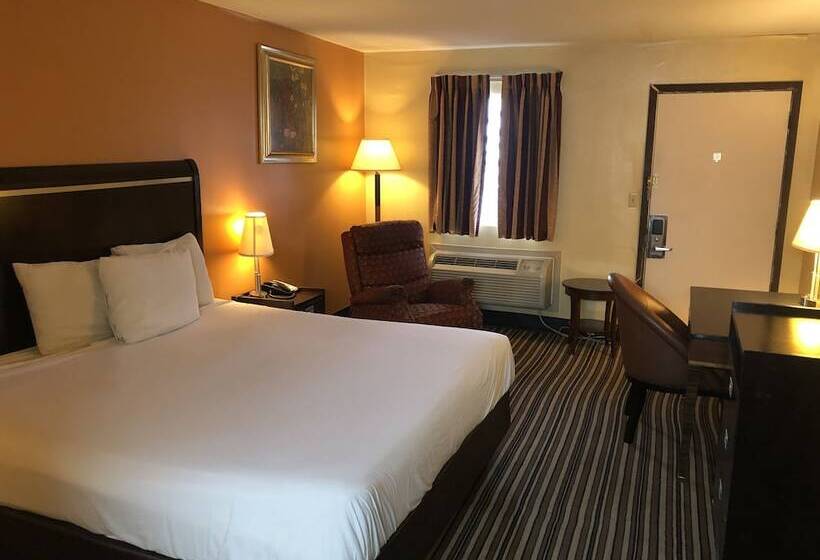 هتل Nendels Inn & Suites Dodge City Airport