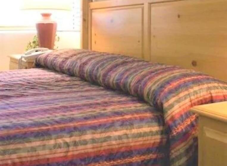 בית מלון כפרי North Bay At Lake Arrowhead