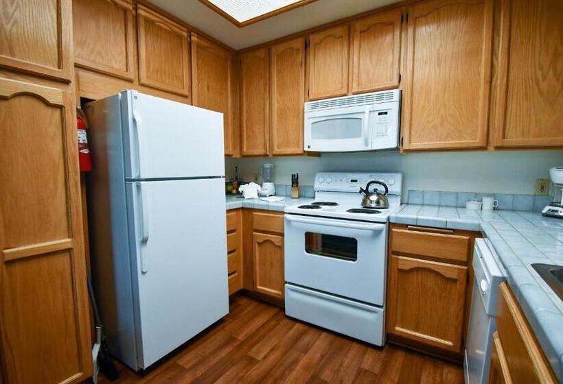 בית מלון כפרי North Bay At Lake Arrowhead