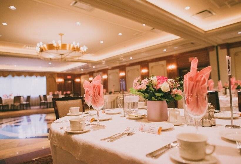 בית מלון כפרי Norwalk Inn & Conference Center