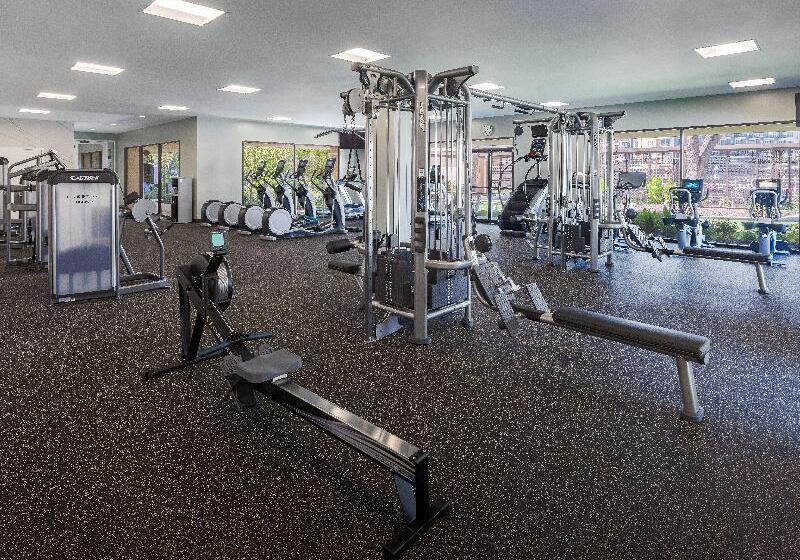 هتل Omni Las Colinas