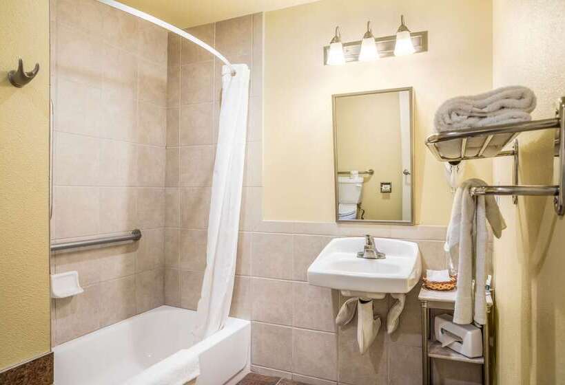 בית מלון כפרי Quality Inn Santa Barbara