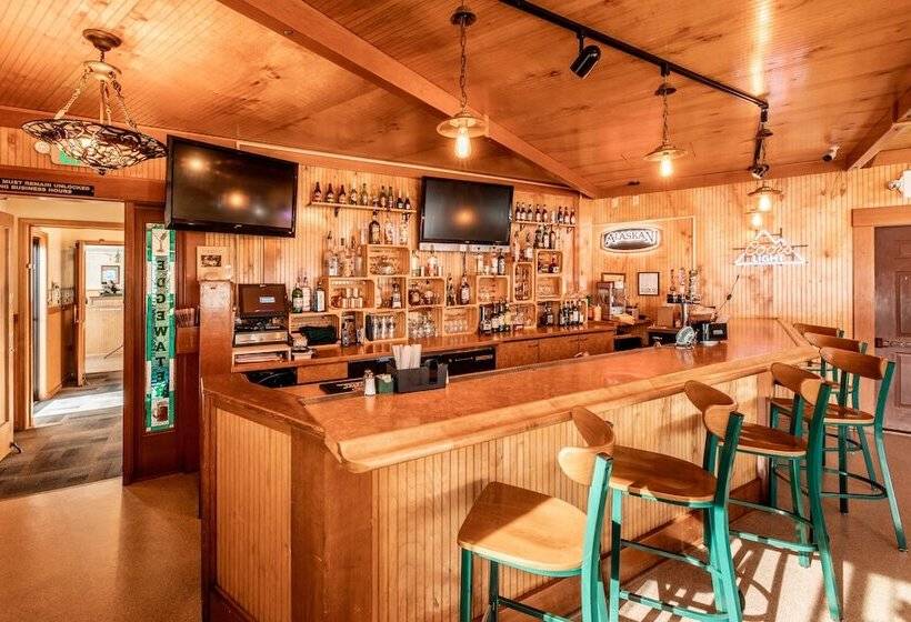 בית מלון כפרי The Ketch Inn