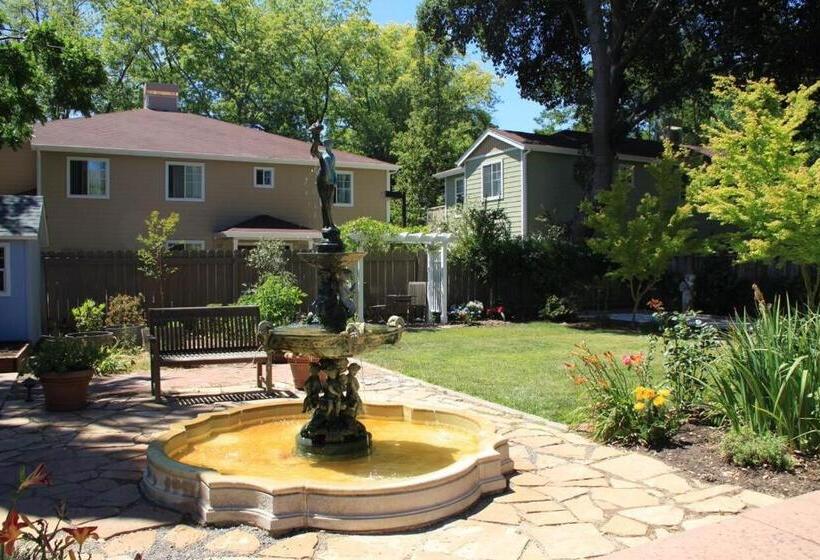 هتل The Napa Inn