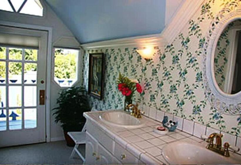 هتل The Napa Inn