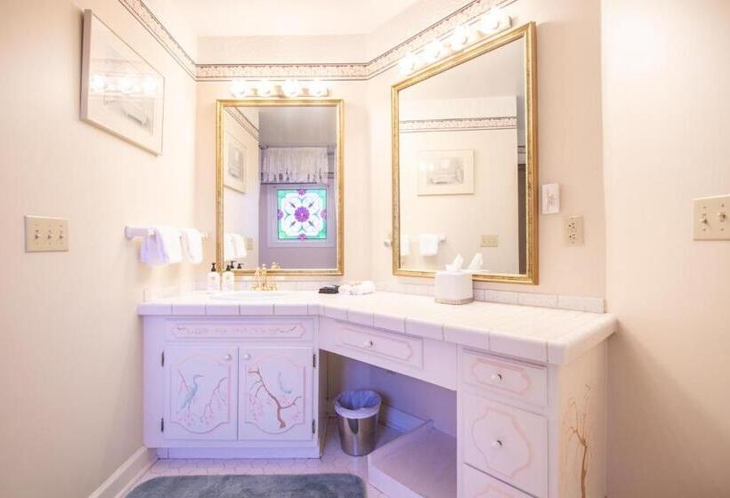 酒店 The Oaks Victorian Inn