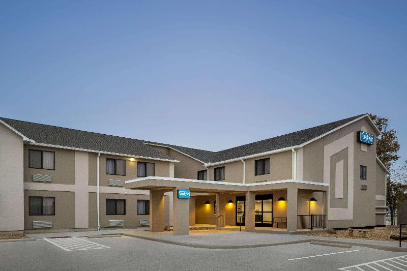 酒店 Travelodge By Wyndham Dexter