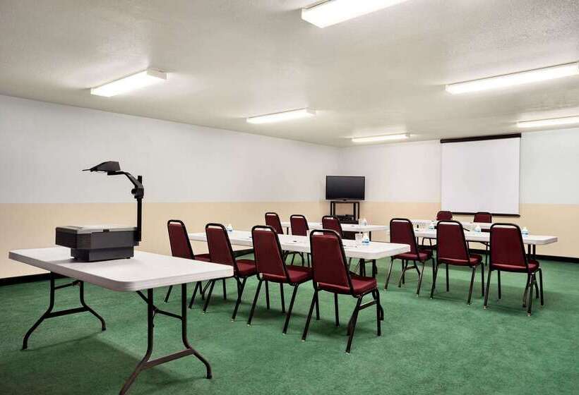 فندق Travelodge By Wyndham Yuma