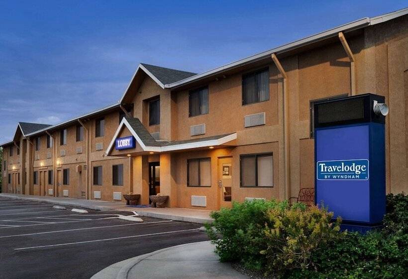 هتل Travelodge By Wyndham Yuma