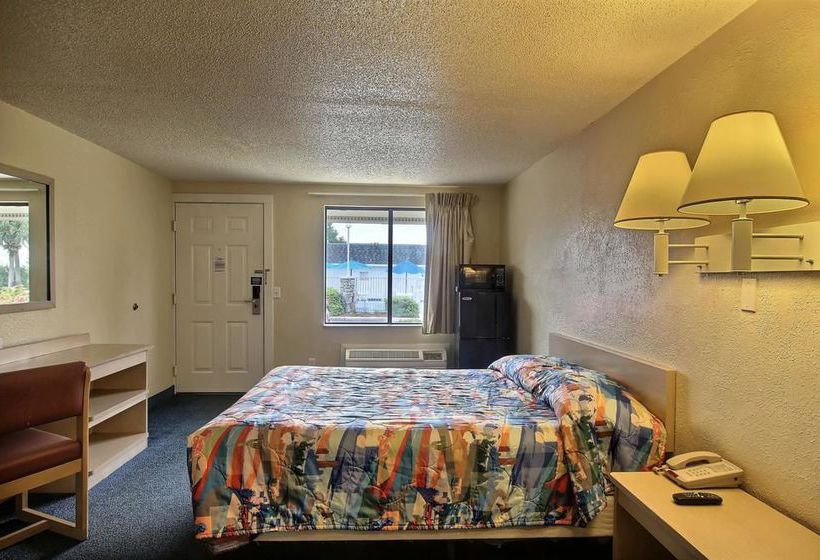 Motel 6 Palm Bay