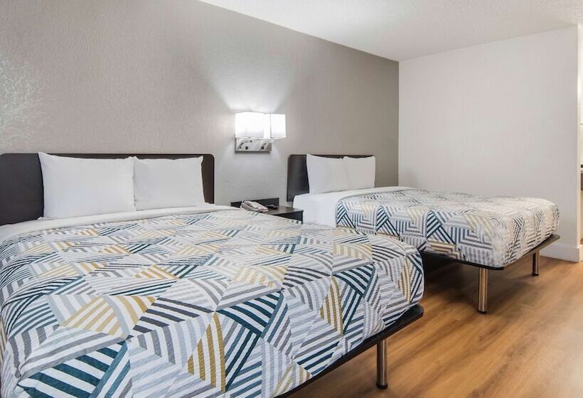 Motel 6addison, Tx  Dallas