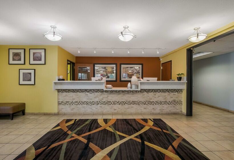 مُتل Americas Best Value Sandman Inn