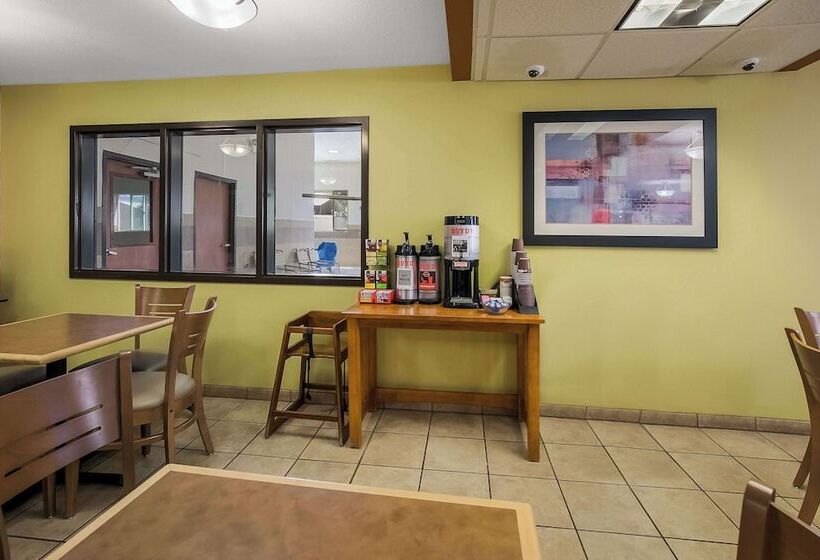 مُتل Americas Best Value Sandman Inn