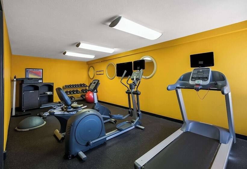 مُتل Americas Best Value Sandman Inn