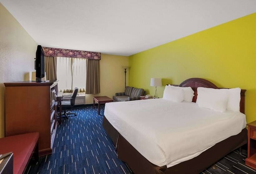 مُتل Americas Best Value Sandman Inn