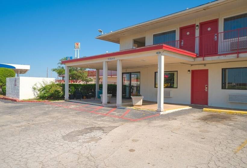 مُتل Days Inn By Wyndham Wichita Falls
