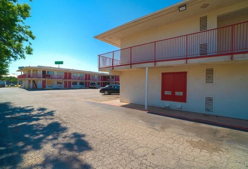 مُتل Days Inn By Wyndham Wichita Falls