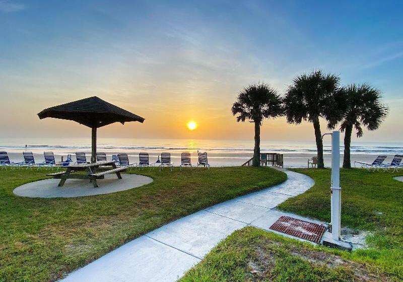 모텔 Ocean Court Beachfront
