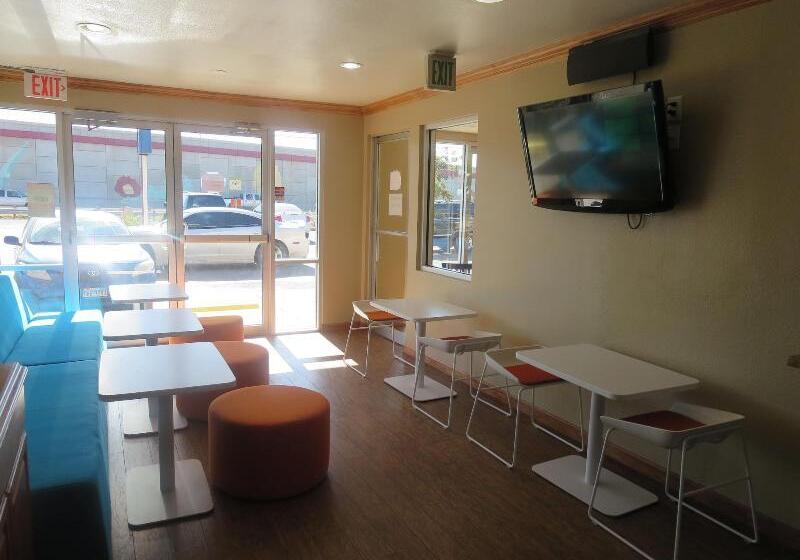 Мотель Howard Johnson By Wyndham Odessa Tx