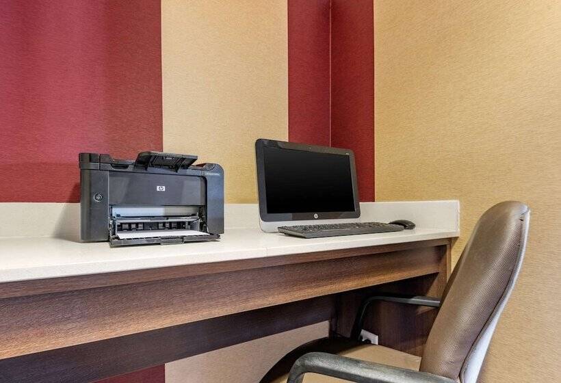 فندق على الطريق Quality Inn Falconer  Jamestown