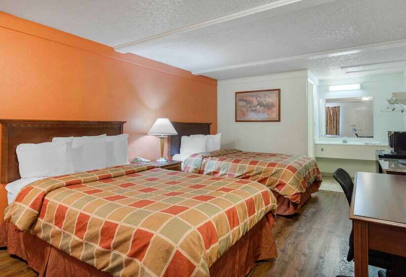 فندق على الطريق Rodeway Inn Auburn Hills   Detroit