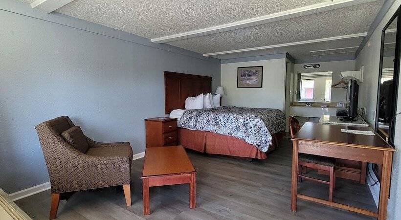 فندق على الطريق Rodeway Inn Auburn Hills   Detroit