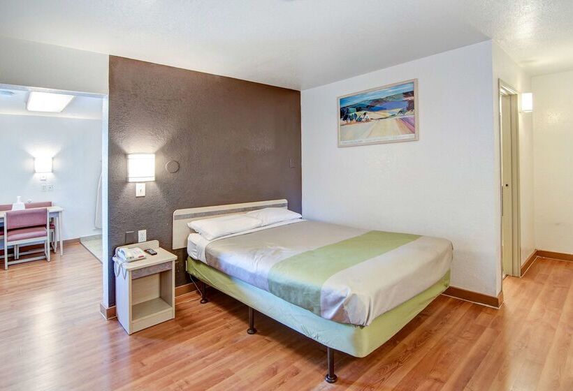 モーテル Studio 6 Grand Prairie, Tx