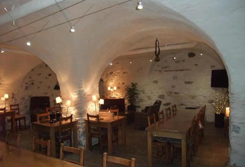 Отель Domaine Du Grand Cellier Insolite En Savoie