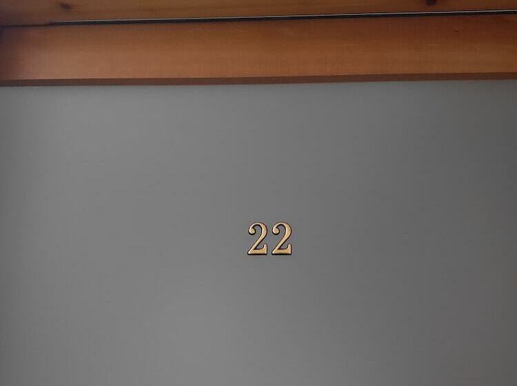 پانسیون Base Area