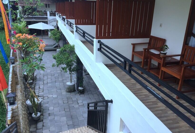 پانسیون Derose Guest House